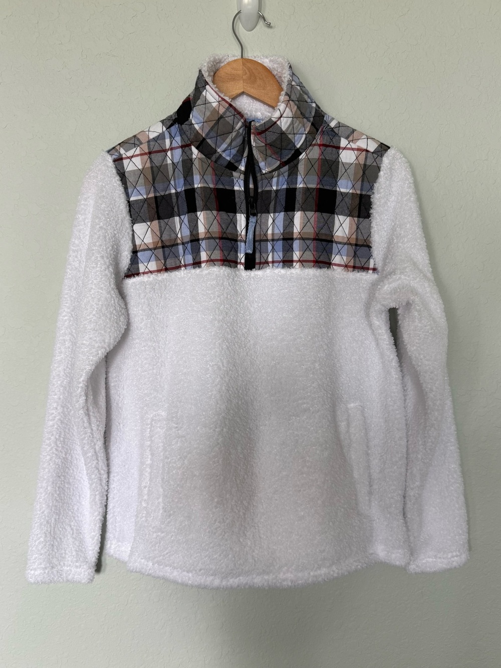 Vera Bradley White Sherpa Pullover with Quilted Plaid